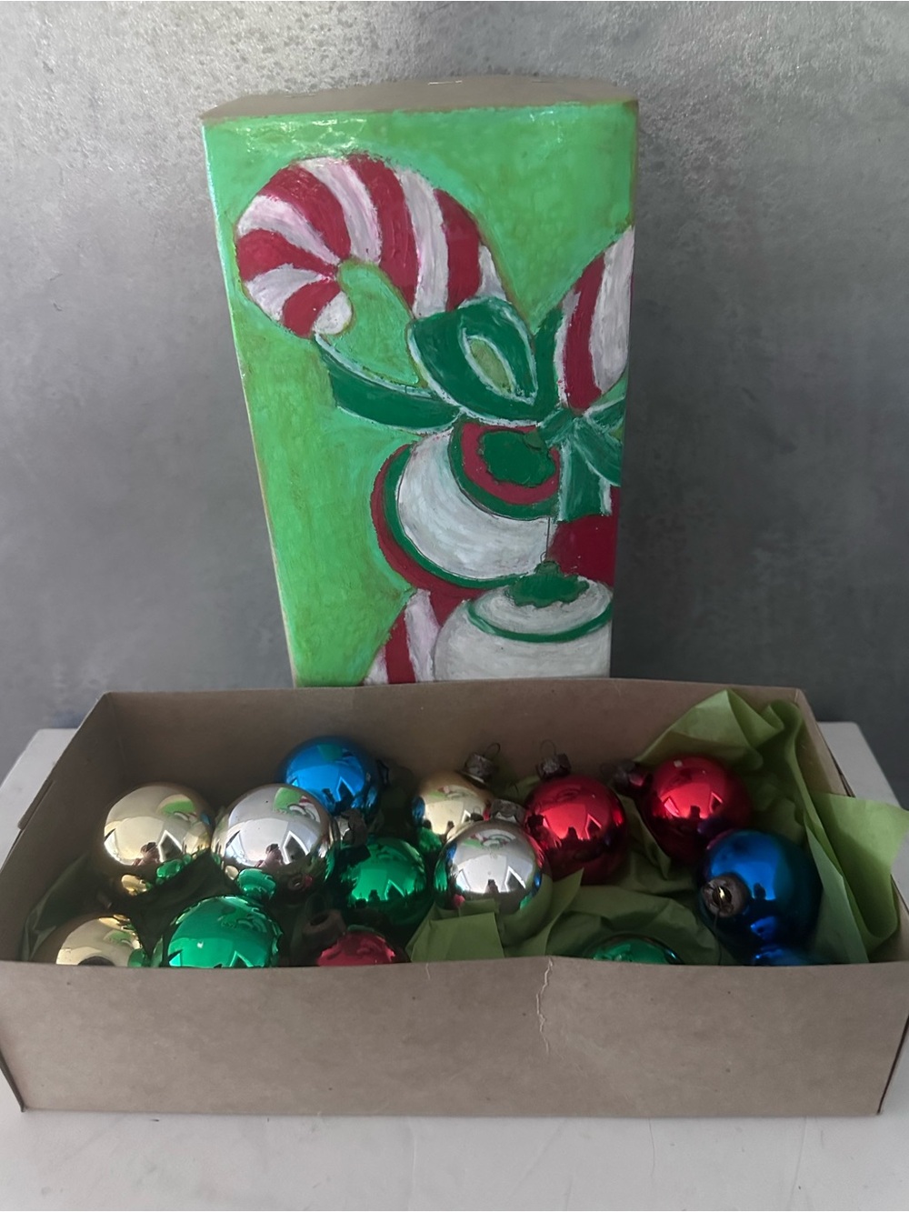 BOX OF 15 VINTAGE MERCURY GLAS ORNAMENTS HAND PAINTED BOX